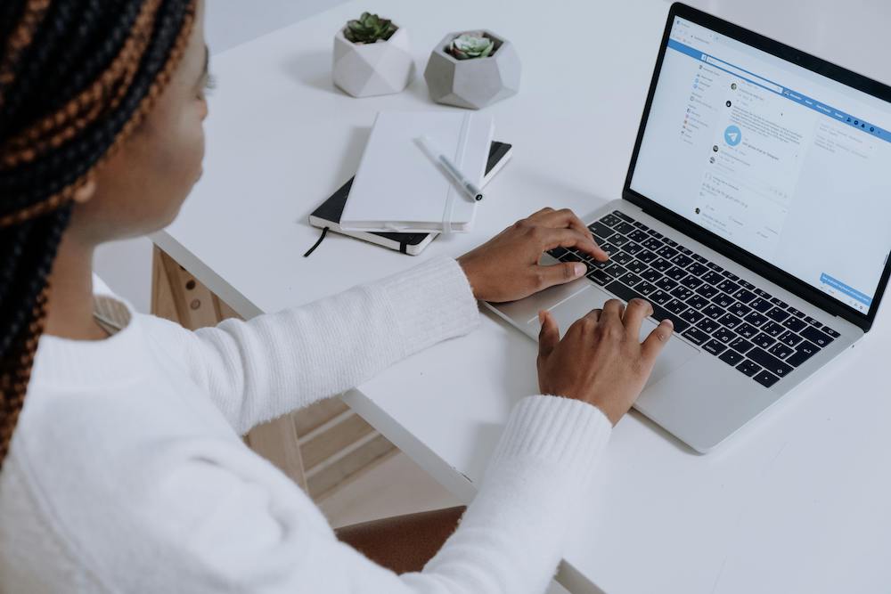 What Are the Advantages of Using Enterprise Social Media Networks Versus Email?